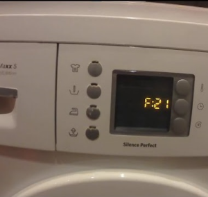 Read more about the article Błąd E21/F21 w pralkach Bosch/Siemens – Poradnik dla użytkowników