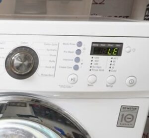 Read more about the article Naprawa pralek Wola – Rozwiązanie problemu LE w pralkach LG