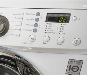 Read more about the article Naprawa pralki Wola – Błąd OE w pralce LG: co oznacza, jak sobie poradzić i kiedy wezwać serwis