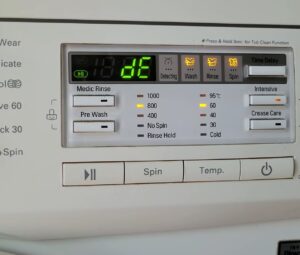 Read more about the article Naprawa pralki Bemowo – błąd dE, dE1 i dE2 w pralkach LG