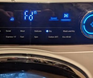 Read more about the article Naprawa pralek po gwarancji – kody błędów pralki Haier