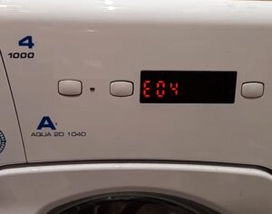 Read more about the article Serwisant Pralek Bemowo – błąd E04 w pralce Candy: co oznacza i jak go naprawić