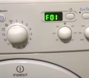 Read more about the article Serwis pralek Bemowo Bielany Wola – błąd F01/F1 w pralce Indesit