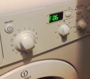 Read more about the article Serwis Pralki na Bemowie – Indesit F06 / F6