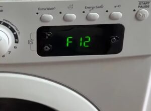 Pralka Indesit z błędem F12 na wyświetlaczu – Naprawa Pralek Na Bielanach