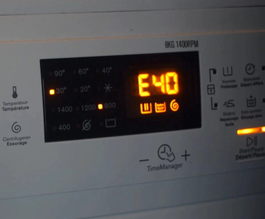 Błąd E40 w pralce Electrolux – serwis pralki Bemowo